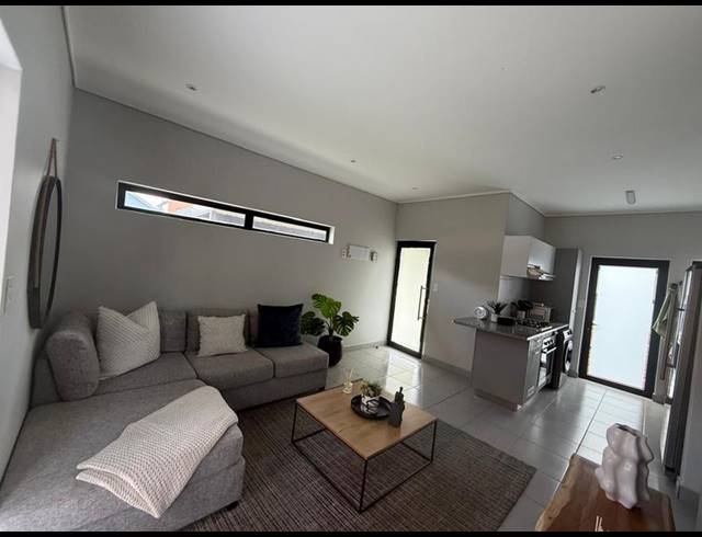 3 BEDROOM TOWNHOUSE FOR SALE IN NORTH RIDING AH